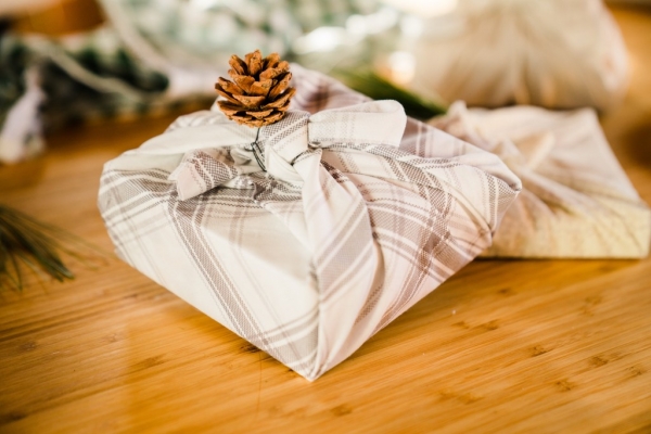 Le furoshiki ou l’art de passer Noël sous le signe du zéro déchet